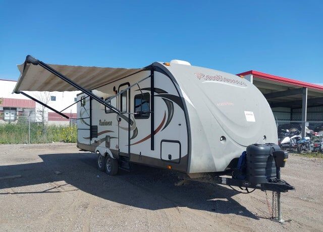 2015 CRUISER RV Radiance