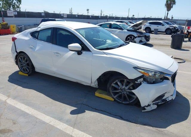 2018 MAZDA Mazda3