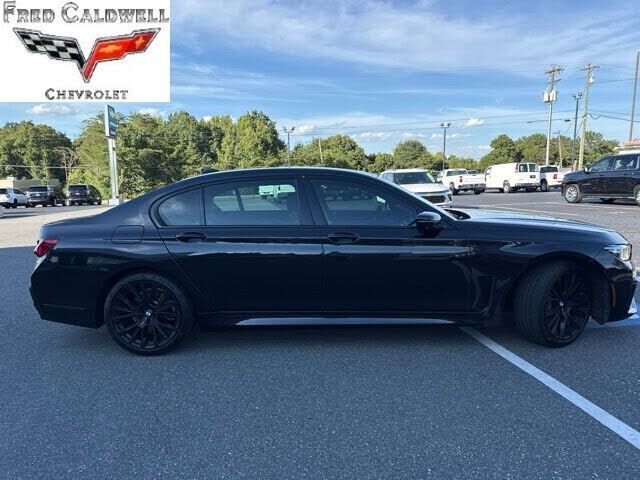2021 BMW 740i