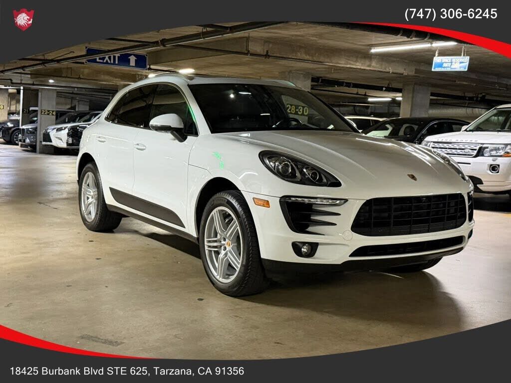 2017 PORSCHE Macan