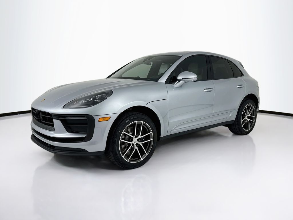 2026 PORSCHE Macan