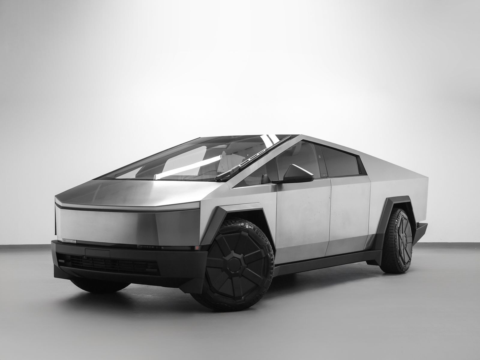 2024 TESLA Cybertruck