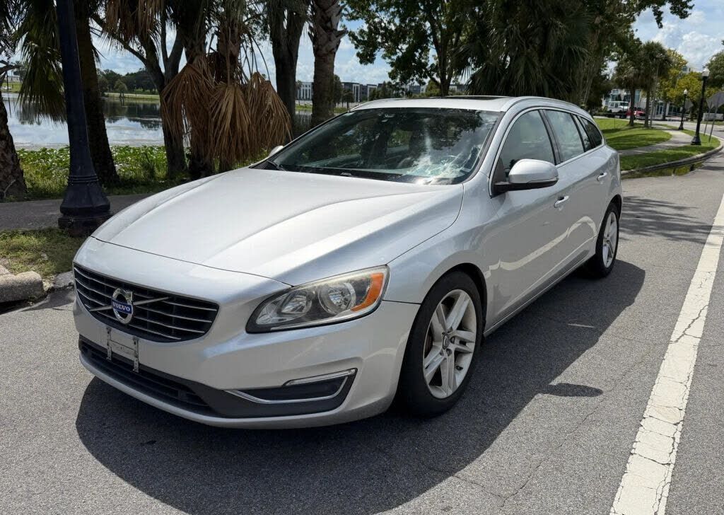 2015 VOLVO V60