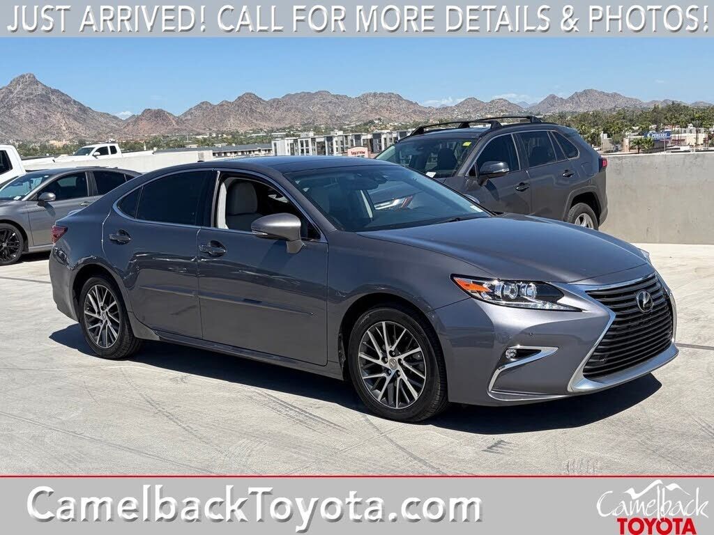 2016 LEXUS ES
