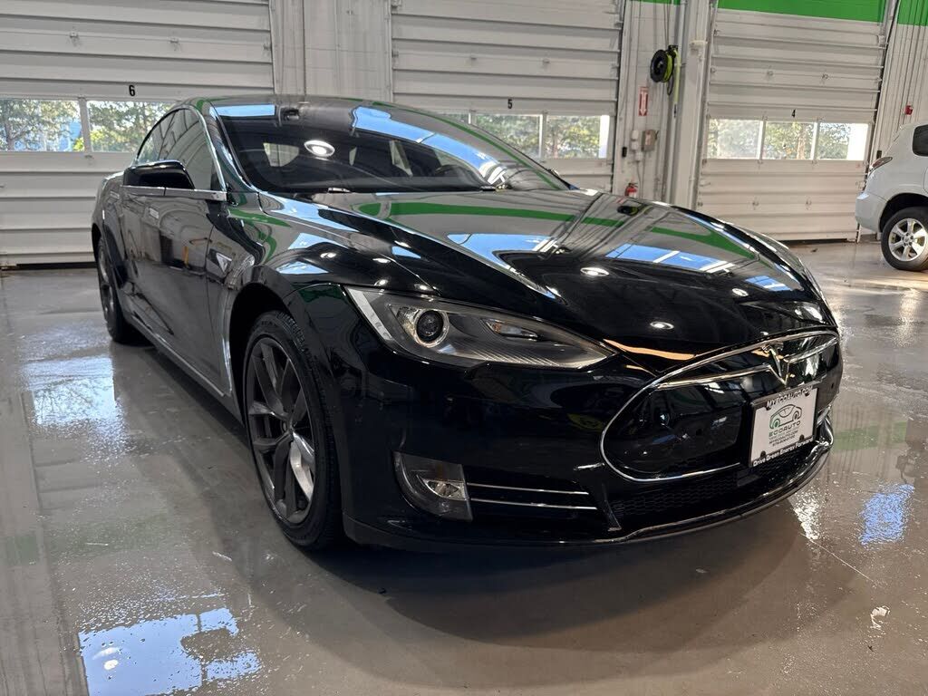 2014 TESLA Model S