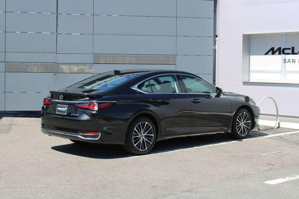 2025 Lexus ES