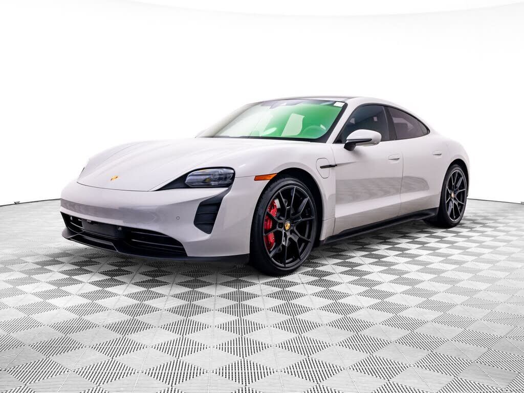 2024 PORSCHE Taycan