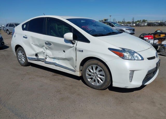 2014 TOYOTA Prius