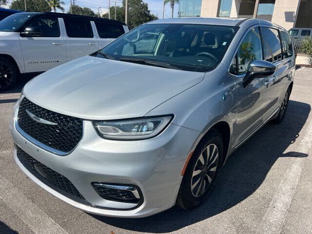 2023 CHRYSLER Pacifica