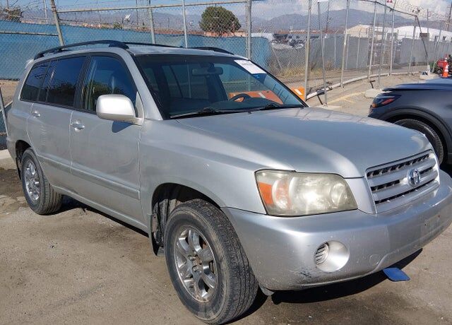 2004 TOYOTA Highlander