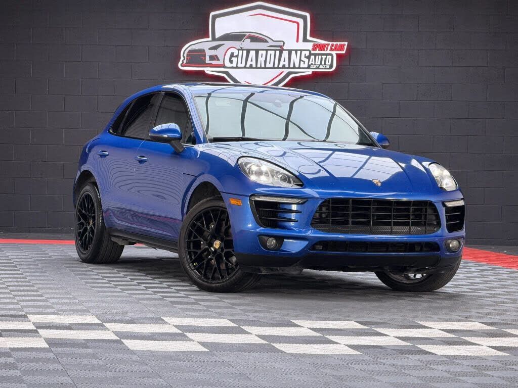 2018 PORSCHE Macan