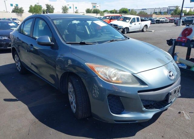 2013 MAZDA Mazda3
