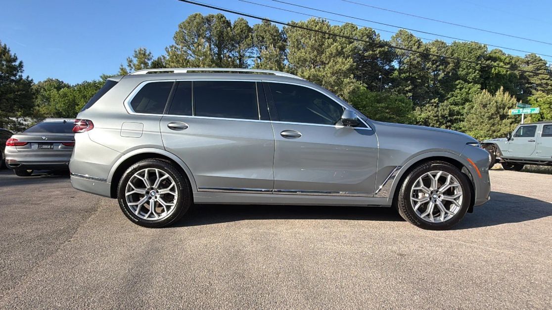 2023 BMW X7