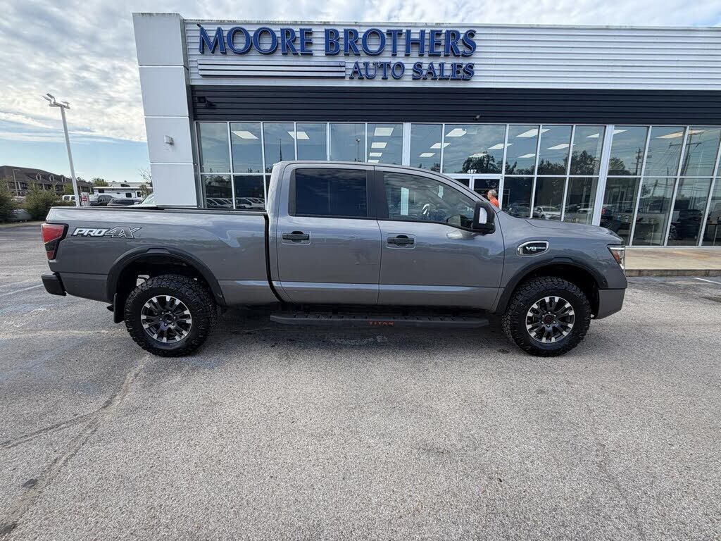 2023 NISSAN Titan