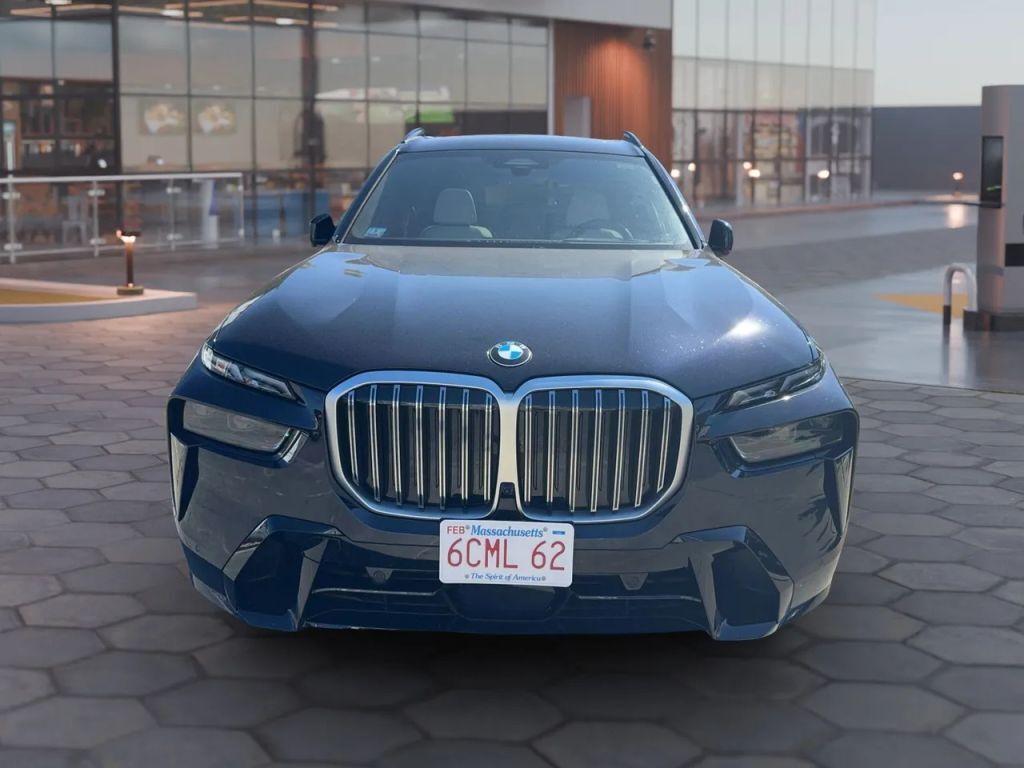 2025 BMW X7