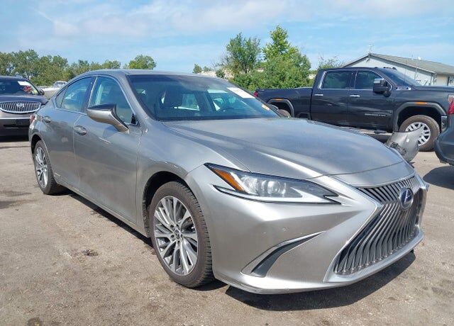 2020 LEXUS ES