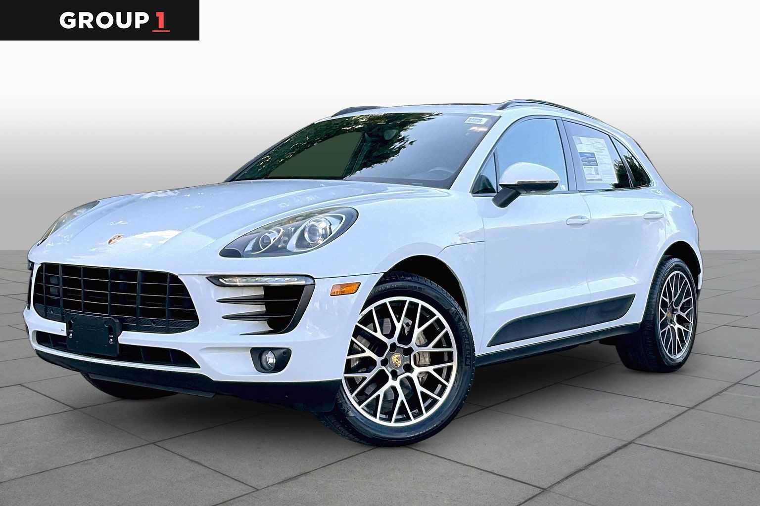 2017 PORSCHE Macan