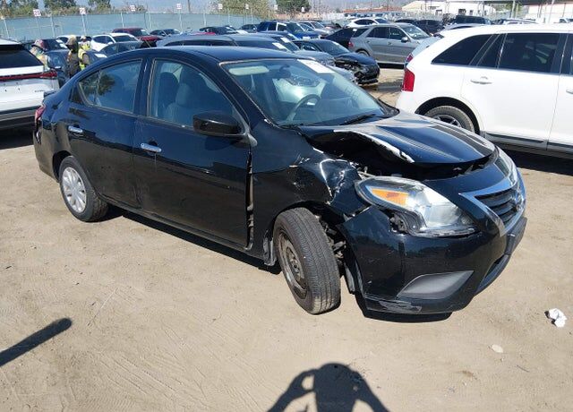 2016 NISSAN Versa