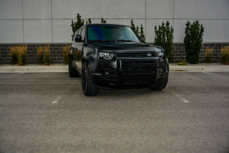 2025 LAND ROVER Defender
