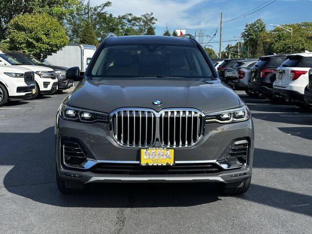 2021 BMW X7