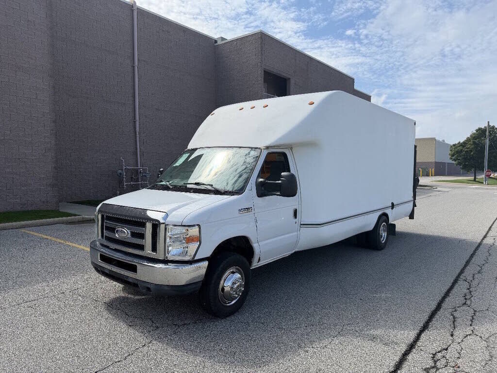 2015 FORD E-450