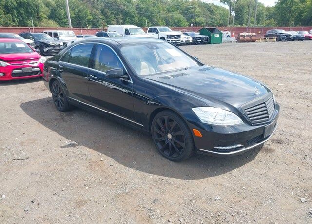 2013 MERCEDES-BENZ S-Class