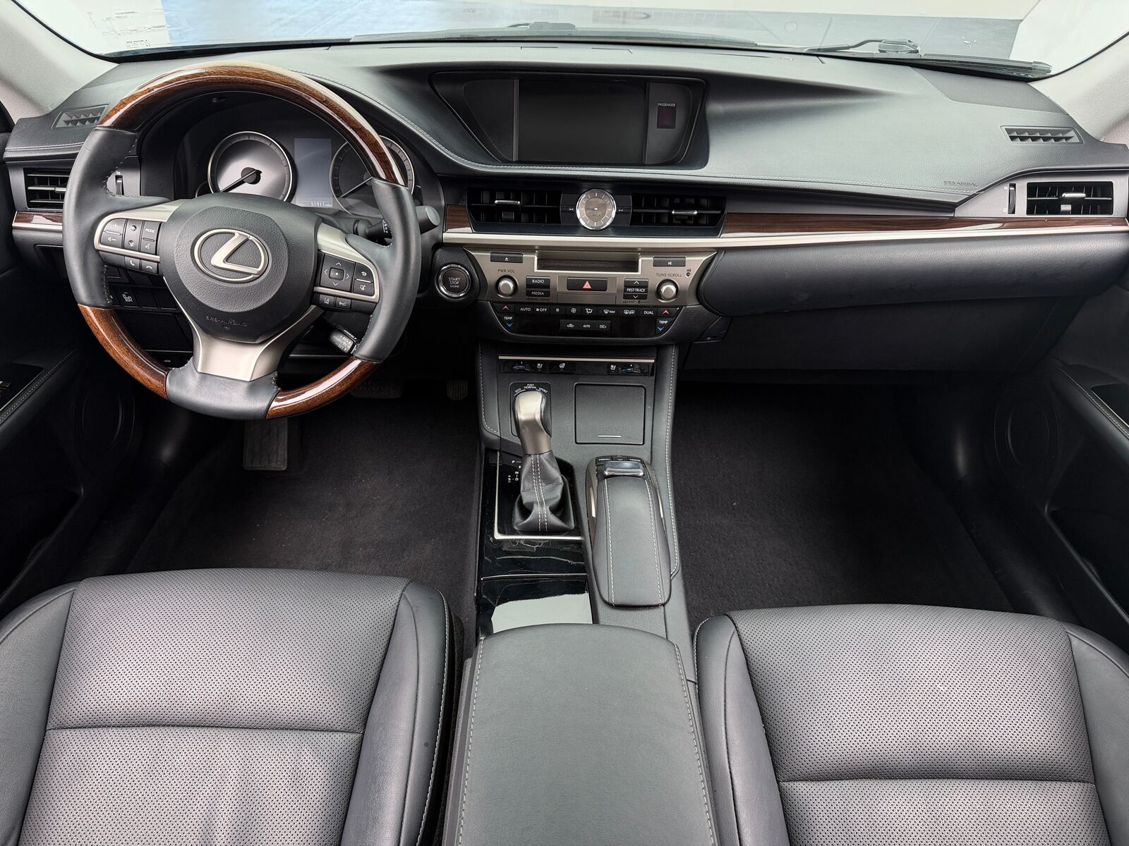 2016 Lexus ES