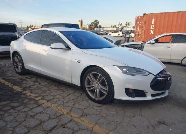 2015 TESLA Model S