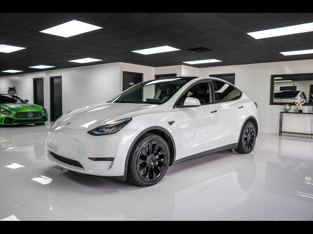 2022 TESLA Model Y