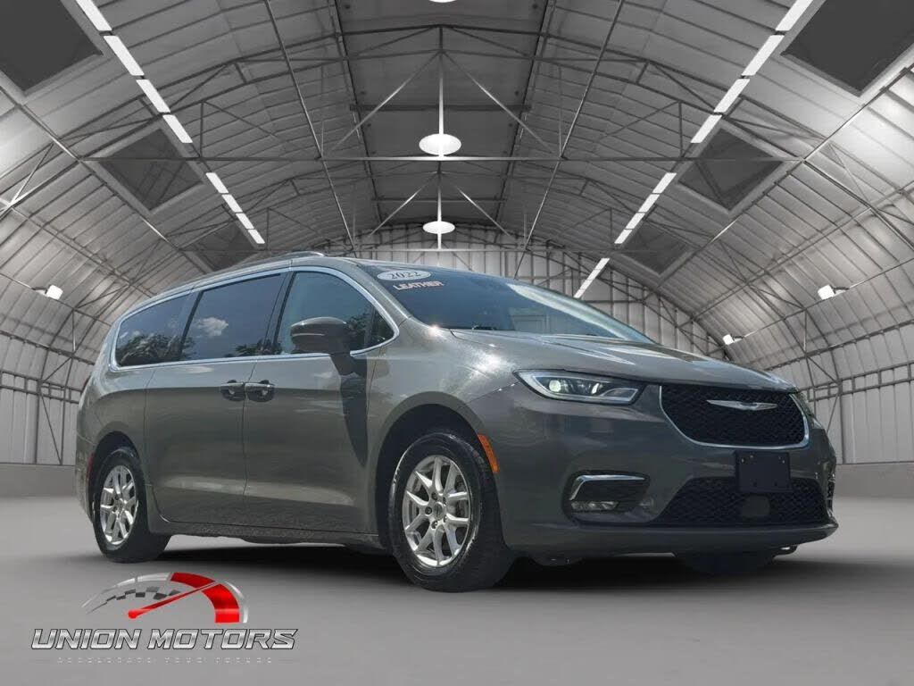 2022 CHRYSLER Pacifica