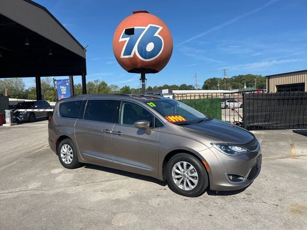 2017 CHRYSLER Pacifica