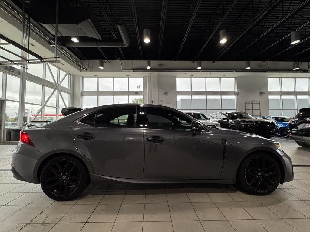 2017 Lexus IS