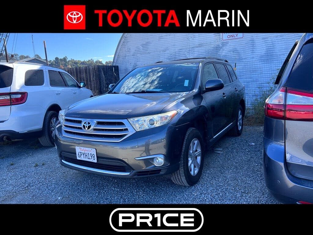 2011 TOYOTA Highlander