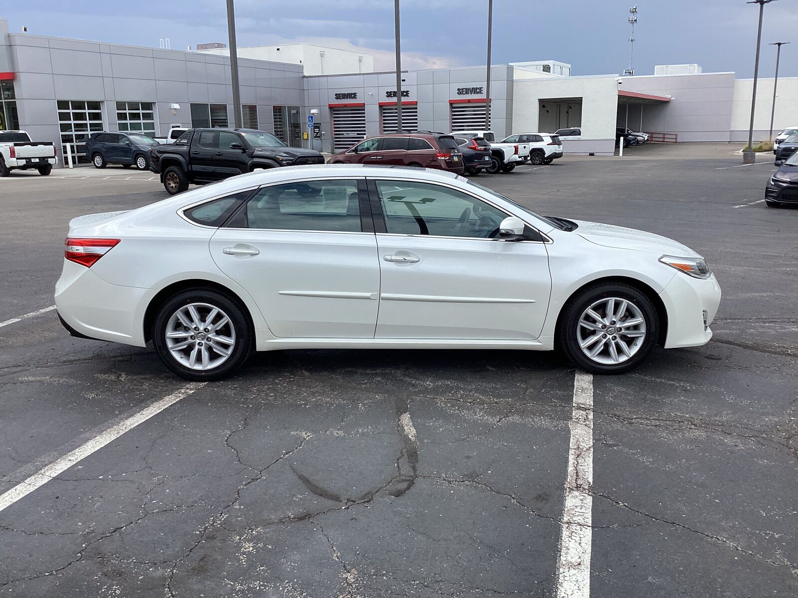 2015 TOYOTA Avalon