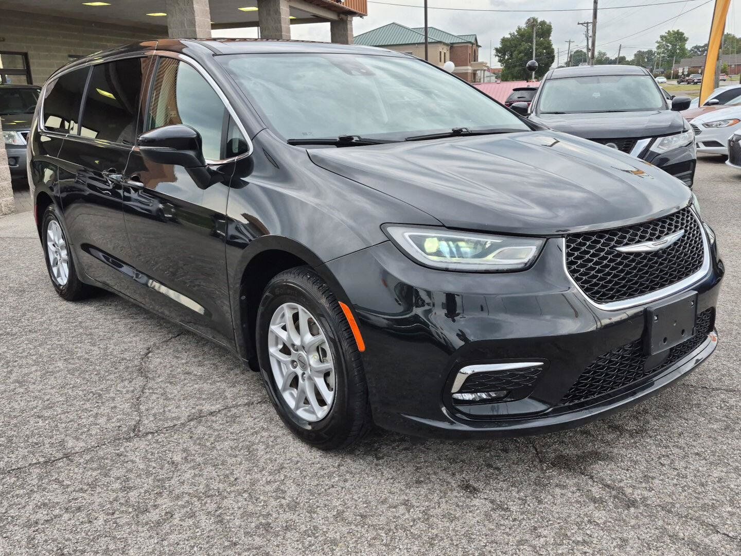 2023 CHRYSLER Pacifica