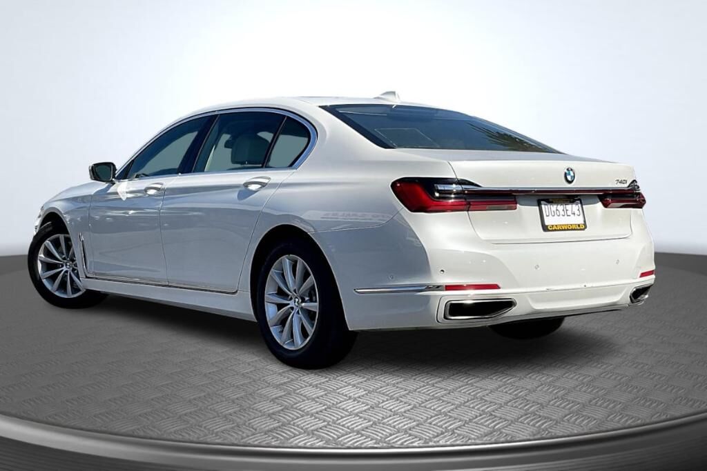 2021 BMW 740i