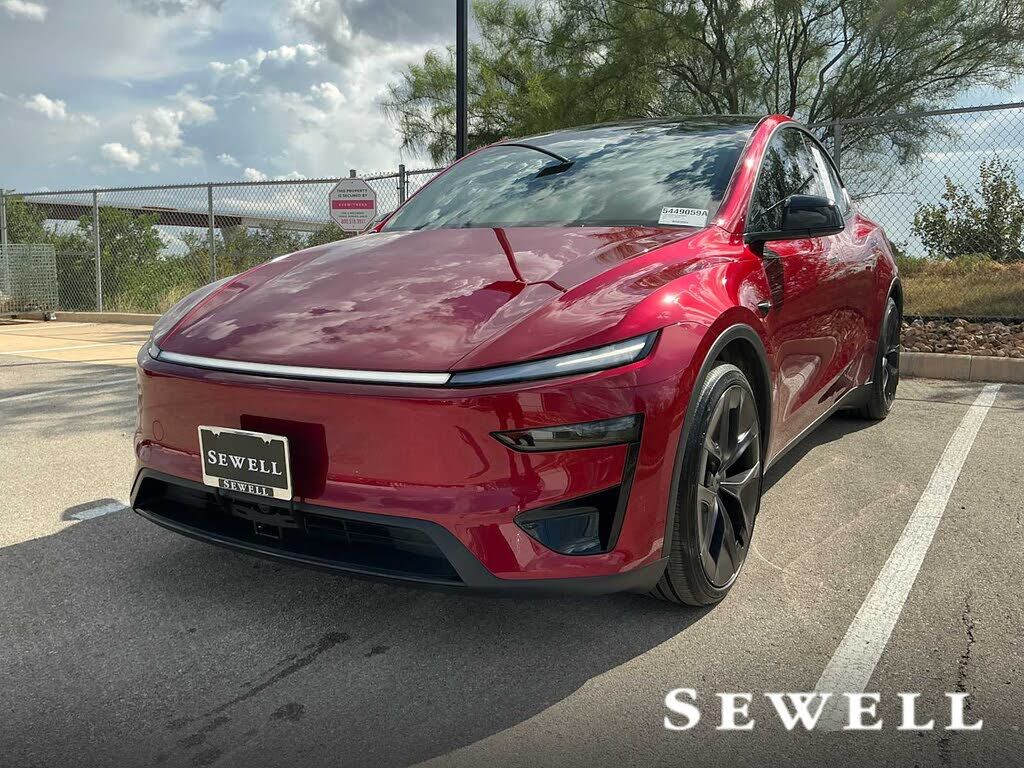 2026 TESLA Model Y