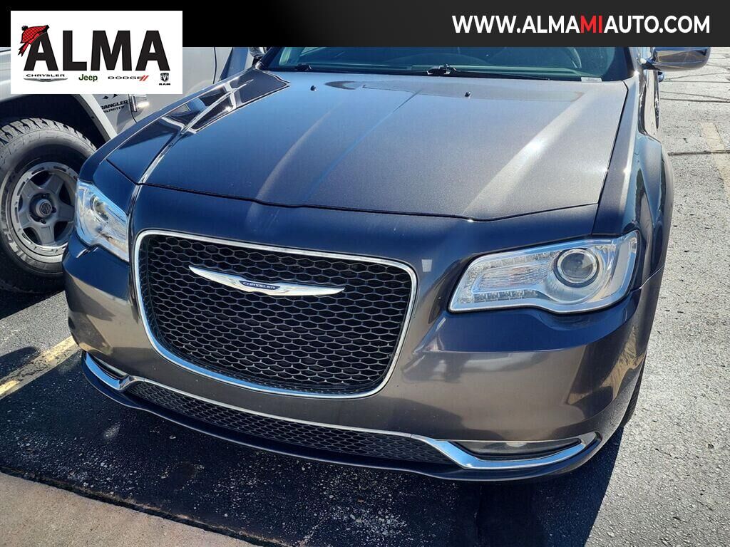 2019 CHRYSLER 300