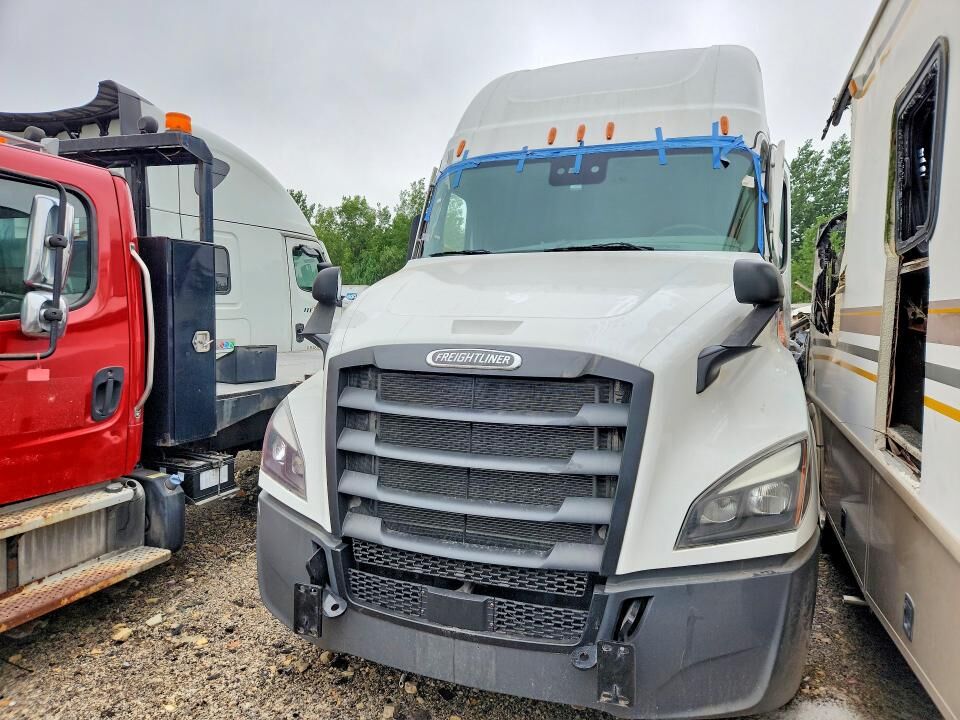 2024 FREIGHTLINER Cascadia