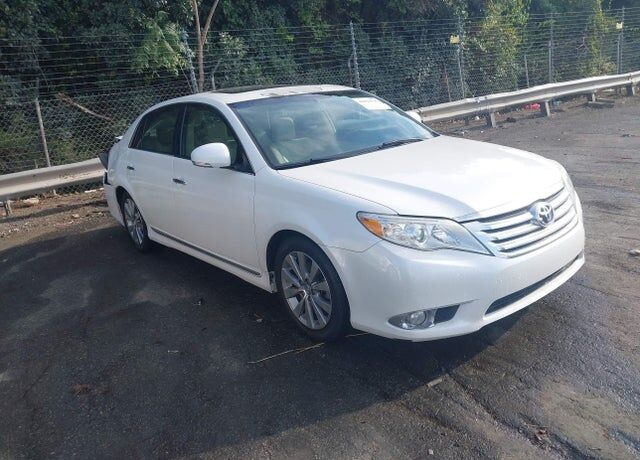 2011 TOYOTA Avalon
