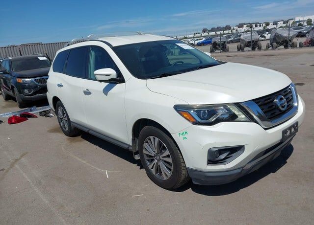 2017 NISSAN Pathfinder
