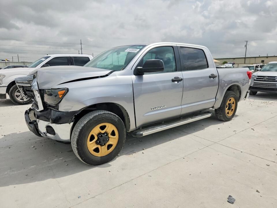 2010 TOYOTA Tundra