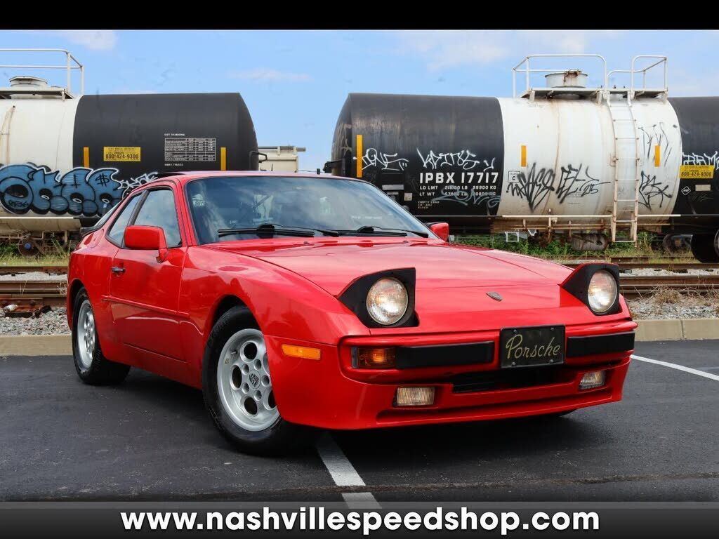 1985 PORSCHE 944