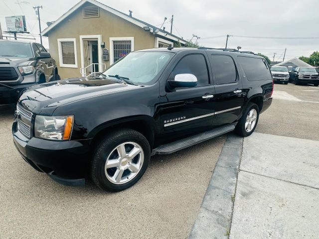 2014 CHEVROLET Suburban