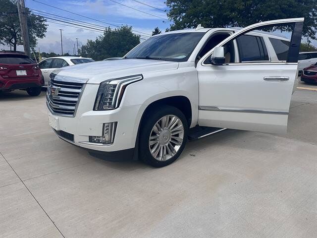 2019 CADILLAC Escalade ESV