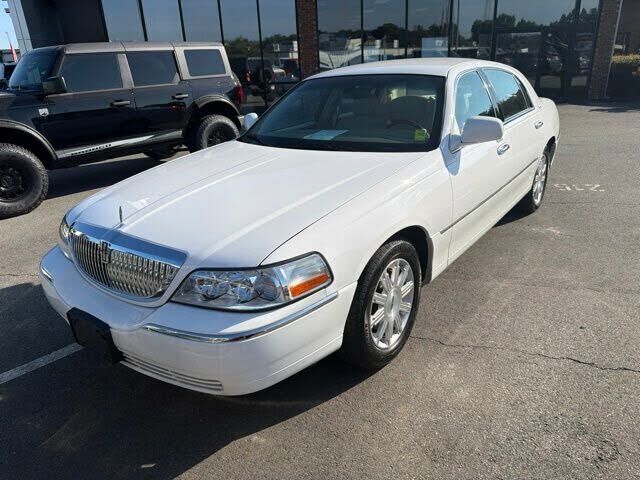 2008 LINCOLN Town Car