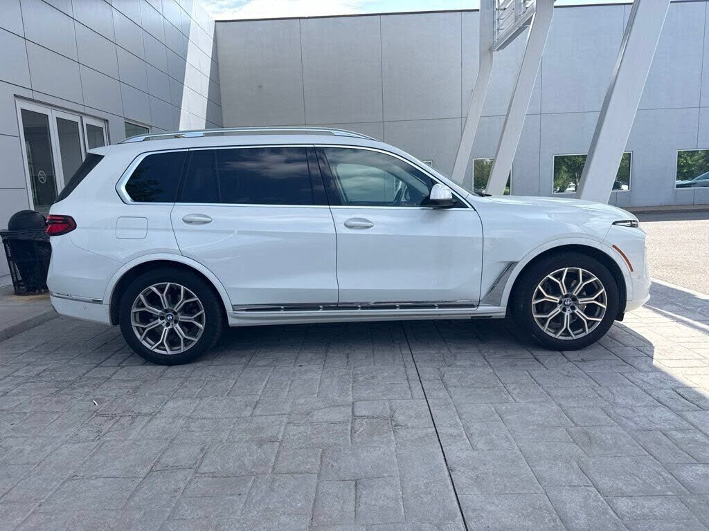 2025 BMW X7