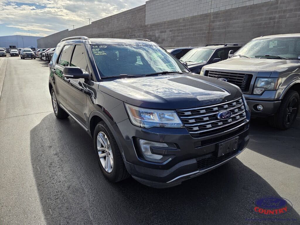 2017 FORD Explorer