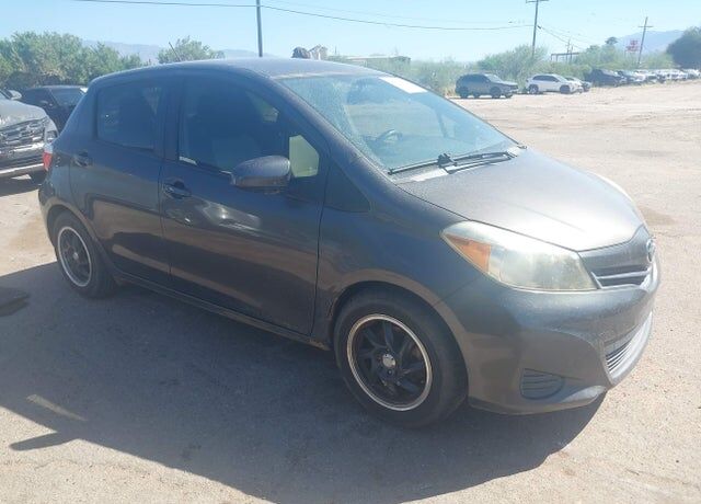 2012 TOYOTA Yaris