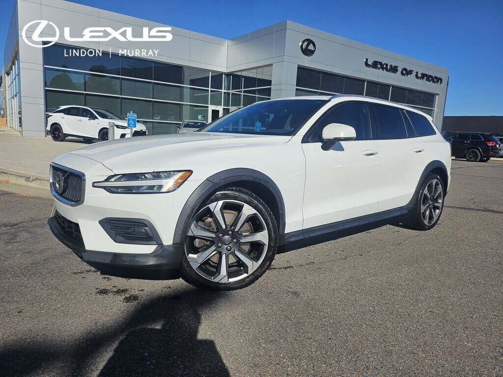 2020 VOLVO V60CC